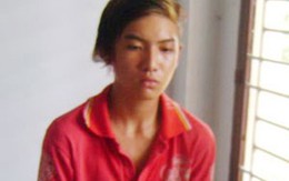 Rạch quần nữ sinh để... tìm cảm giác mạnh