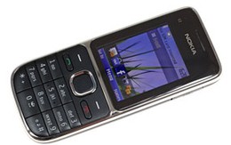 Cận cảnh dế 3G rẻ nhất của Nokia