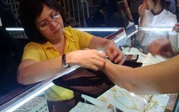 Giá vàng loay hoay tìm hướng đi