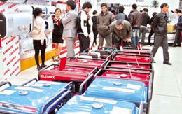 “Sốt” hàng nóng giữa… mùa lạnh