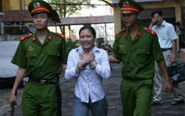 Va quẹt trong bếp, đâm chị họ trọng thương
