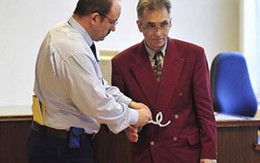 Hãm hiếp con riêng của vợ 550 lần 