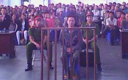 Chửi vợ, bị em trai chém chết