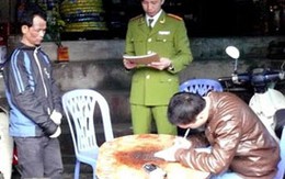Cãi nhau, đốt vợ bằng xăng