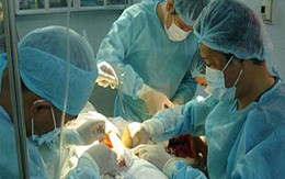 Cảnh báo bơm ngực và "của quý" bằng silicon