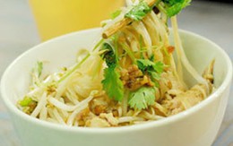 Ngỡ ngàng phở trộn phố cổ