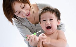 Để bé không bị sâu răng sữa