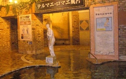 Những kiểu tắm kỳ lạ 