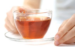 Uống trà giúp tránh mất nước 