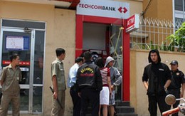 Hai cậu cháu phá máy ATM trộm tiền