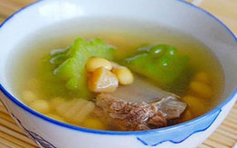 Canh mướp đắng, đỗ tương hầm sườn