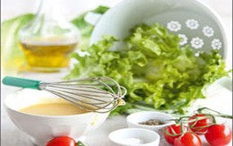 Chế biến nước sốt cho món salad 