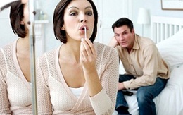 Phụ nữ yêu mỹ phẩm hơn sex