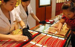 Giá vàng trong nước dè dặt tăng