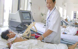 Tê liệt tứ chi vì rắn độc cắn