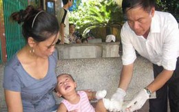 Anh thương binh chữa bệnh cứu người