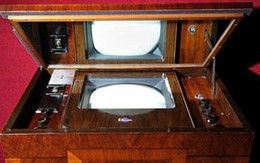 "Choáng" với giá khủng của TV cổ nhất thế giới