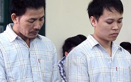 Bố hô hào để con trai đánh, đâm chết người