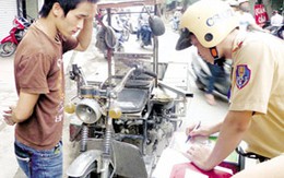 Hà Nội sau 15 ngày "xử" xe ba bánh: Muôn chiêu đối phó