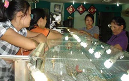Giá vàng giữ mức cao