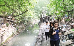 “Xóm nước đen” giữa lòng Hà Nội