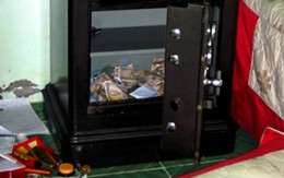 Khống chế 3 mẹ con, cướp hơn 30 cây vàng