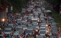 Hà Nội ùn tắc nghiêm trọng sau mưa