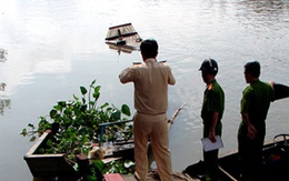 Trụ bêtông đổ giữa sông, 2 mẹ con chết thảm