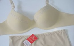 Luận "tội" áo ngực, quần chíp