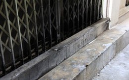 Một gia đình sống gần hồ Gươm bị đốt