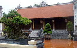 Đại gia chi trăm tỷ xây mộ, nhà thờ cha 