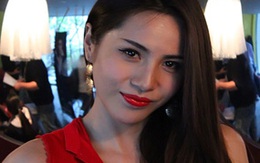 Khỏa thân, rạch tay vì 'cuồng' Thủy Tiên 
