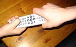 Ly hôn chỉ vì cái điều khiển (!)