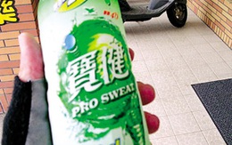 Hóa chất độc hại tạo đục trong nước uống: Gái dậy thì sớm, trai biến dạng “tinh binh”