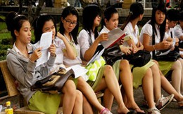 Thí sinh hồi hộp, bối rối trước giờ thi Lý