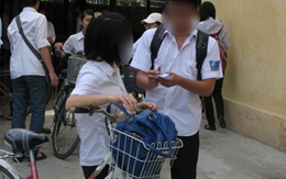 Hà Nội: Thí sinh vẫn "thủ" phao