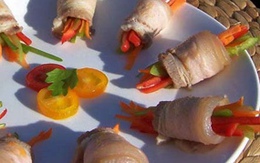 Thịt ba chỉ cuộn rau củ