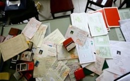 Bắt kẻ làm và bán bằng đại học giả giá bèo