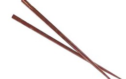 Cứu bé 14 tháng bị đũa xuyên vào đầu