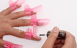 Dụng cụ giúp sơn móng thật "chuẩn"