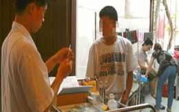 Tự cắt “của quý” vì người khác...xui
