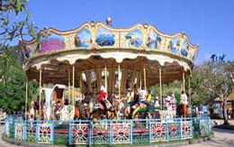 Vinpearl Land ưu đãi giá đặc biệt cho người cao tuổi