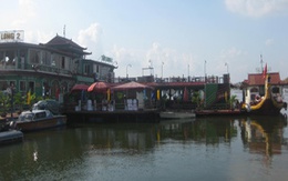 Hồ Tây, Hà Nội: Nhà hàng sắp... che kín mặt nước
