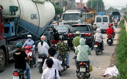 Đi đổ rác, một phụ nữ bị tàu đâm chết
