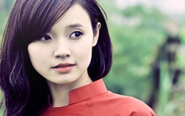Midu dịu dàng bên hoa sen