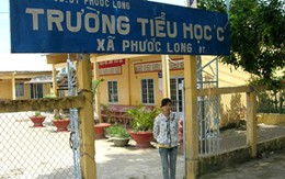 Hiệu trưởng cứa cổ văn thư bị bắt
