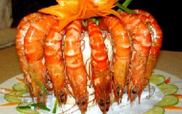 Trẻ 3 tuổi thủng thực quản vì vỏ tôm