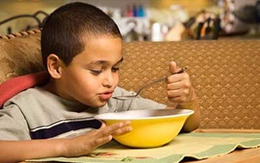 Ăn uống thế nào khi uống kháng sinh?