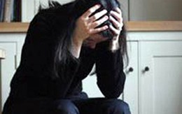 Thiếu nữ suýt thất tiết vì ngủ quên đóng cửa