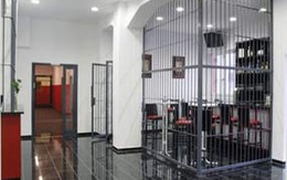 Kinh hoàng 9 khách sạn nhà tù